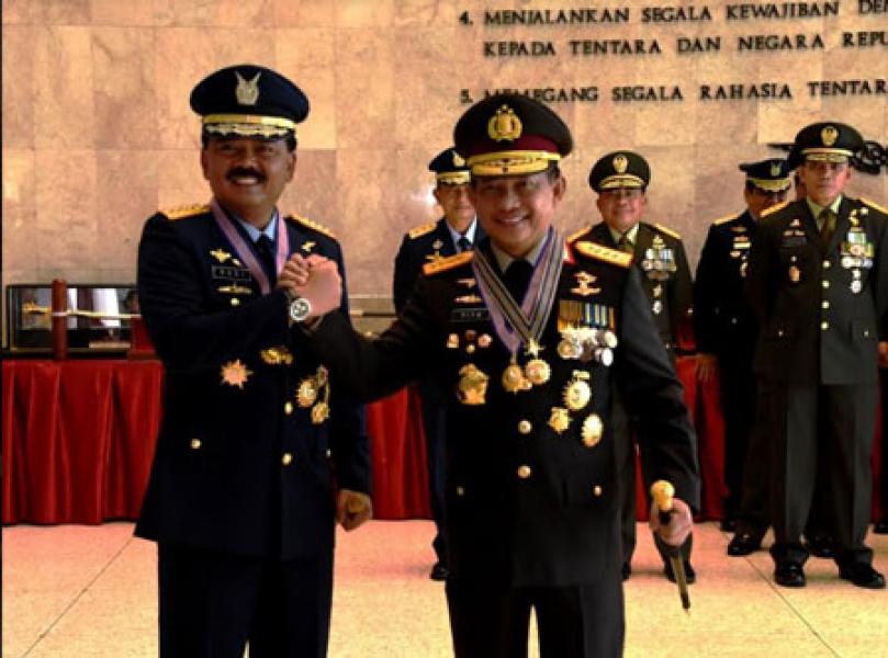 Panglima TNI dan Kapolri Terima Bintang Kehormatan  