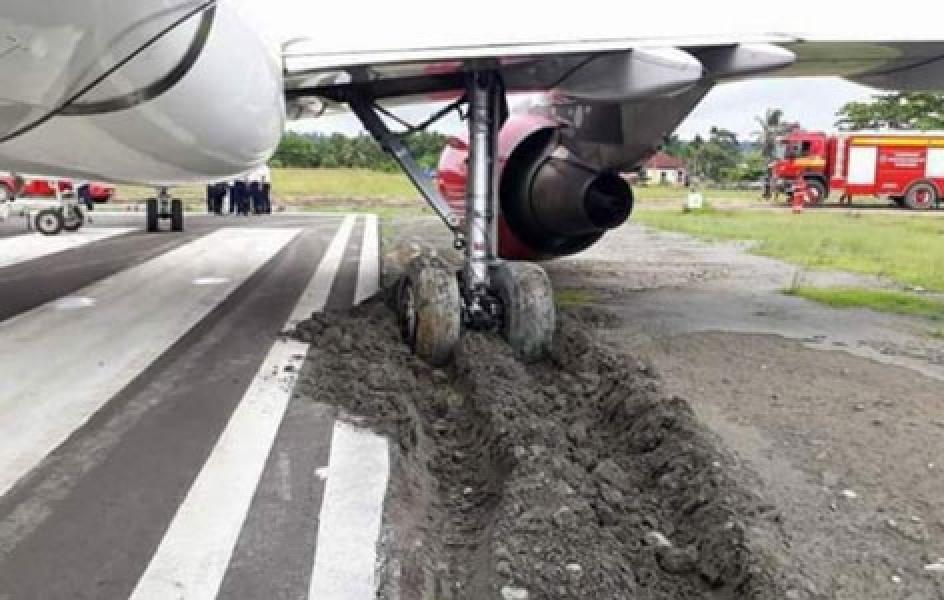 Pesawat Batik Air Tergelincir di Bandara Manokwari