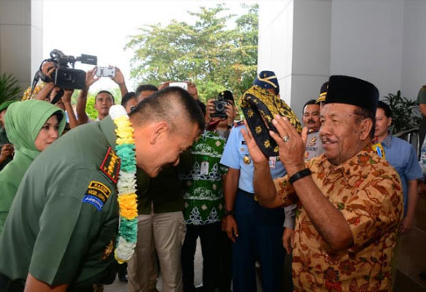 Plt Gubri Sambut Kedatangan Danrem 031/WB