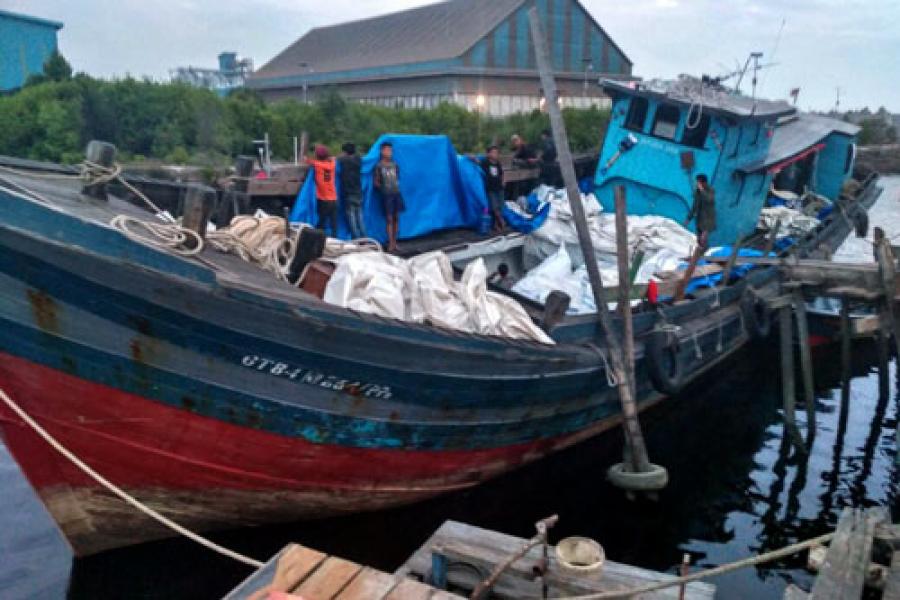 Polres Dumai Tangkap Kapal Bermuatan 325 Balpres Pakaian Bekas
