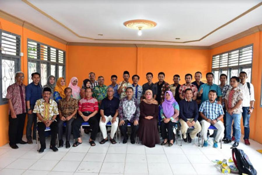 Sekda Riau Ahmad Hijazi Beri Arahan Kepada Petugas PPKL Se Inhil