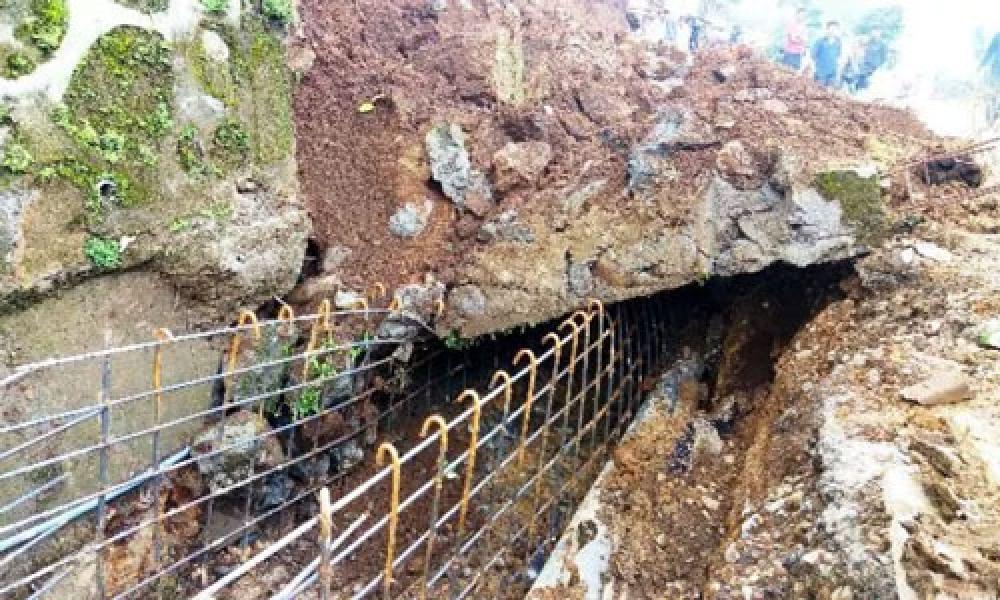 Tertimpa Beton Turap, Pekerja Bangunan Tewas Mengenaskan
