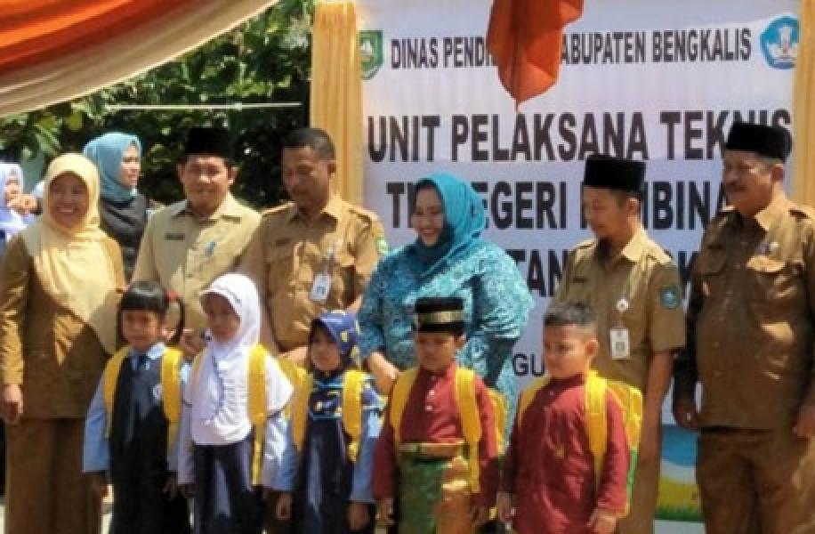 Bunda PAUD Kasmarni: �Sekolah Hadir untuk Sempurnakan Didikan Orang Tua�