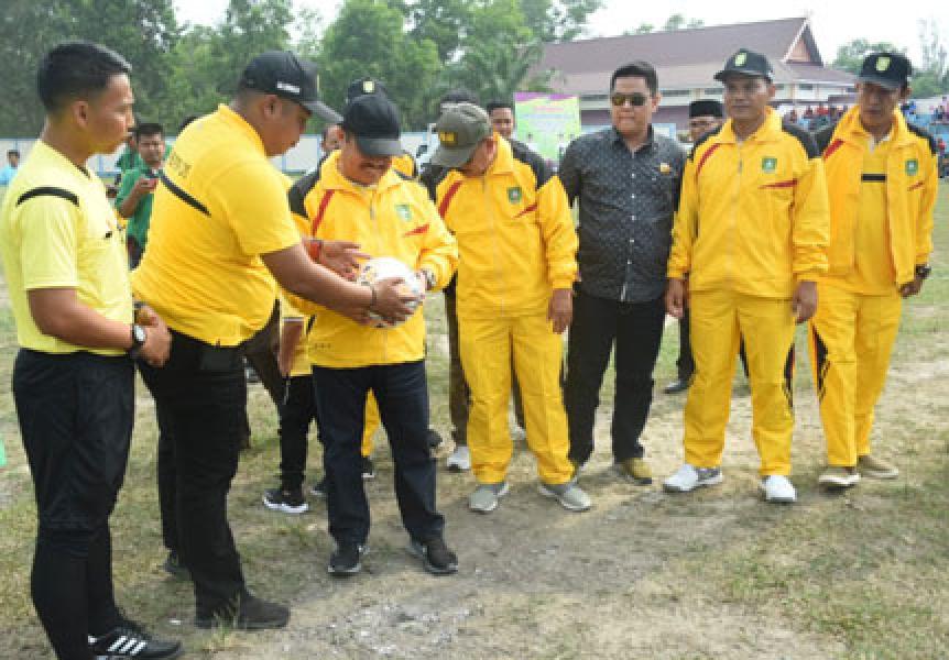 Bupati Amril Buka Kompetisi Sepak Bola Antar Pelajar Se Kabupaten Bengkalis