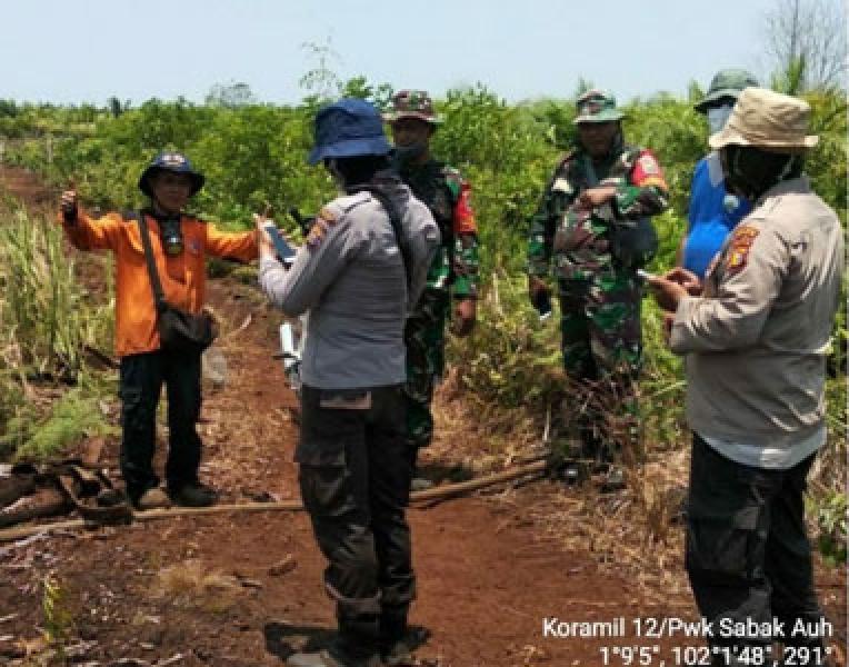 Cegah Karlahut, Babinsa Koramil 12/Pwk Patroli Lokasi Rawan Kebakaran