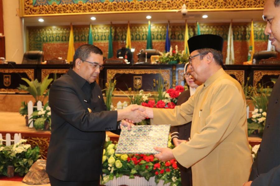 Pansus LKPj Serahkan Rekomendasi, Pemprov Riau Janji Akan Memperhatikan