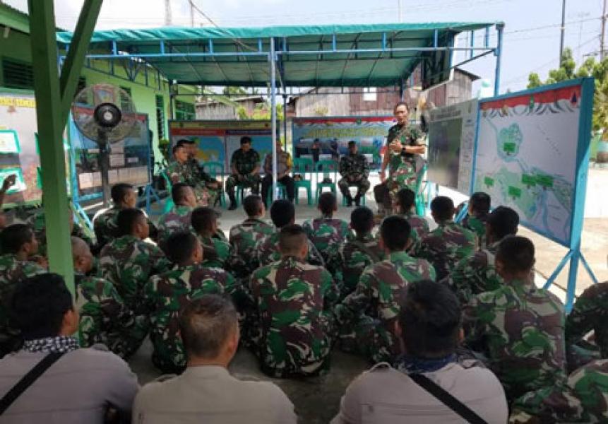 Prajurit TNI-Polri Bahu Membahu Padamkan Karhutla Di Pulau Rupat, Danrem 031/WB, Kapolda Riau Dan Danlanud Ucapkan Terima Kasih