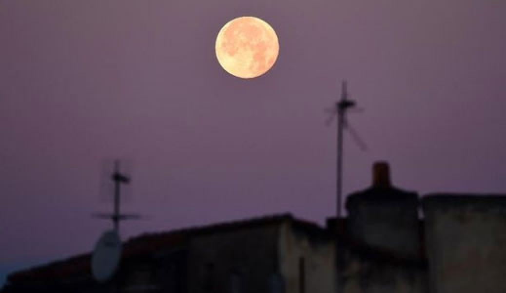 Supermoon Terakhir di 2019 Terjadi Malam Ini