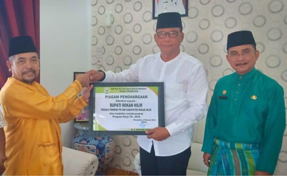 Suyatno Dinobatkan Sebagai Dewan Pembina DMI Terbaik se Riau