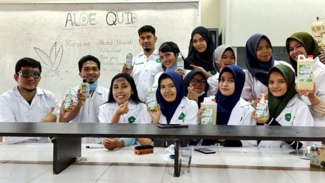 Berstandar WHO, Tim Dosen dan Mahasiswa Unilak Produksi Hand Sanitazer
