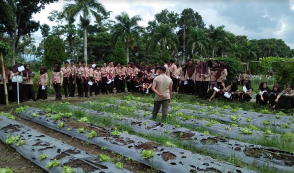 Brigif Para Raider 18/SEY Edukasi Pelajar Budidaya Pertanian dan Perikanan 