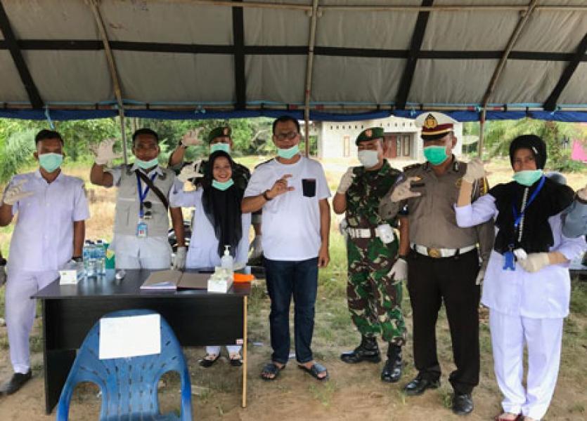 Bupati Suyatno Pantau Posko Kesehatan Bundaran Pedamaran dan Tanaman Tabebuya 