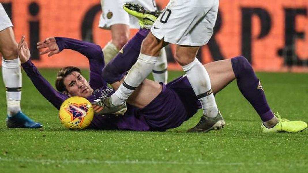 Daftar 12 Pesepak Bola Positif Corona
