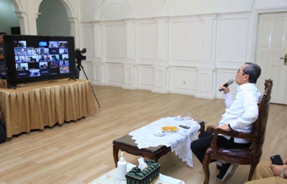 Gubri Lakukan Teleconfrence Dengan Kepala Daerah & Kepala OPD Pemprov Riau