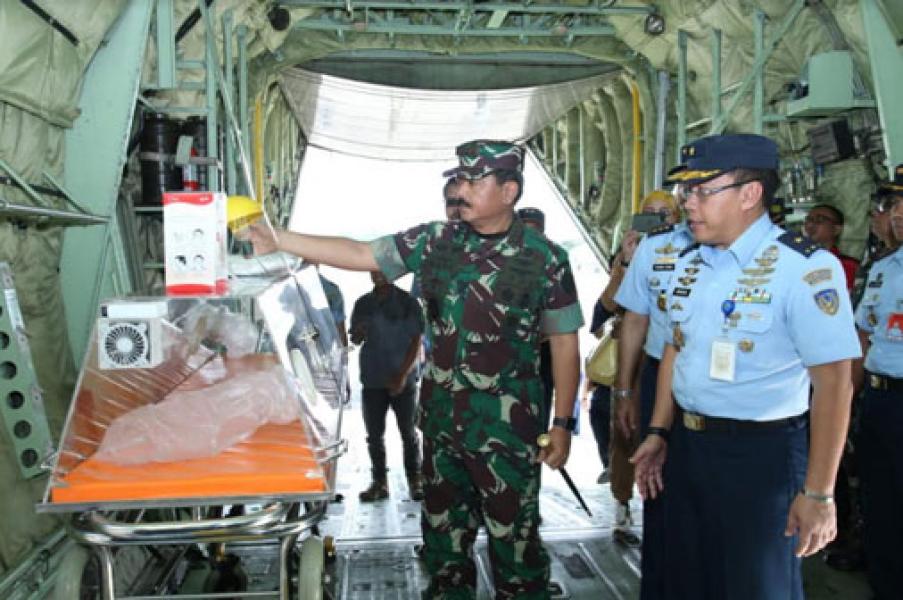Panglima TNI Tinjau Kontainer Isolasi Medik Udara TNI AU