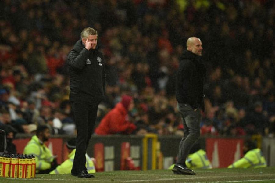 Pertama dalam 1 Dekade, Man United Menang 2 Kali Semusim atas Man City