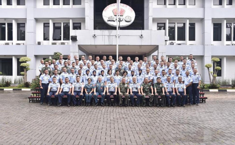 Perwira Siswa Sekkau Angkatan 107 Kunjungi Mabes TNI