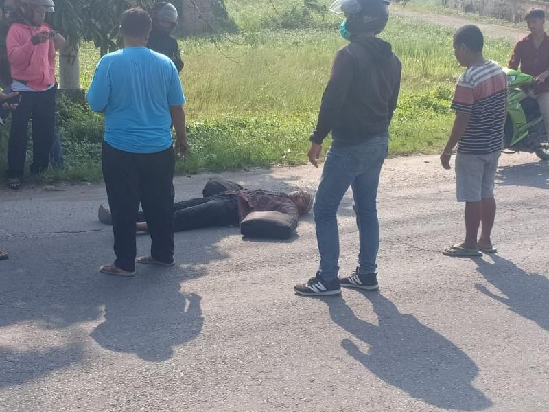 Pria Pingsan Tergeletak di Pinggir Jalan Di Pekanbaru, Warga Enggan Menolong karena Takut Corona