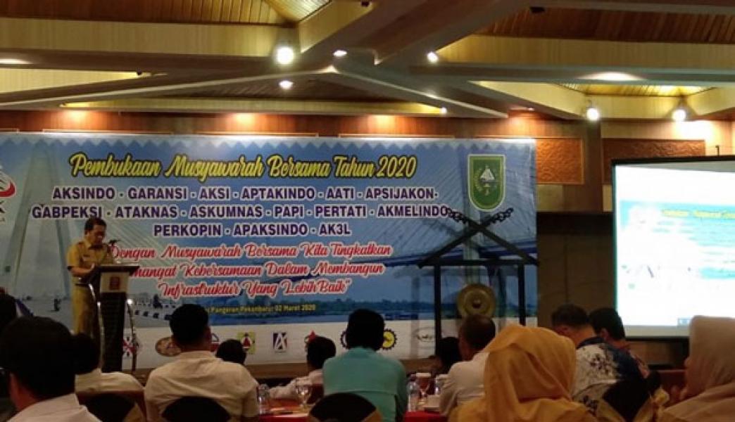 Sekdaprov Riau Dorong Penguatan SDM Sektor Konstruksi yang Bersertifikasi