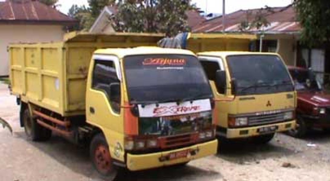 Buang Sampah di Tempat Terbuka, Kepala Dinas & Bawahannya Jadi Tersangka