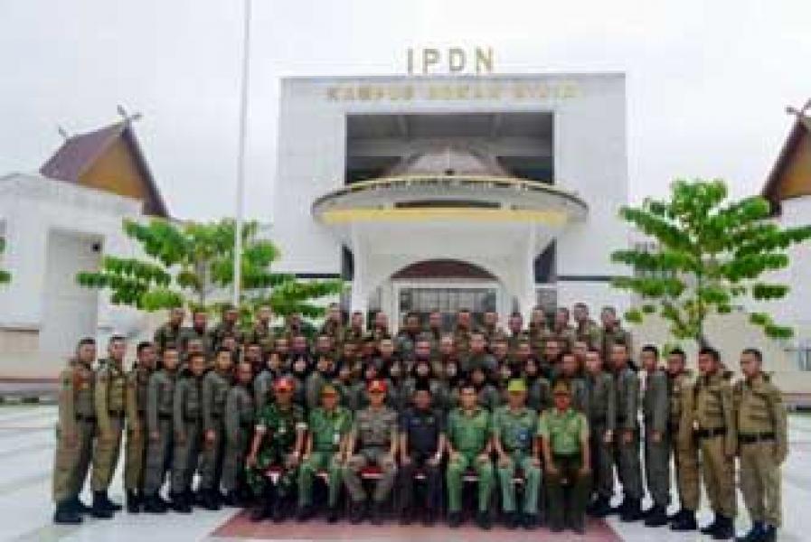 Dilantik Sebagai Dirut IPDN Rohil, Rizka Utama Tak Lagi PNS Pemprov
