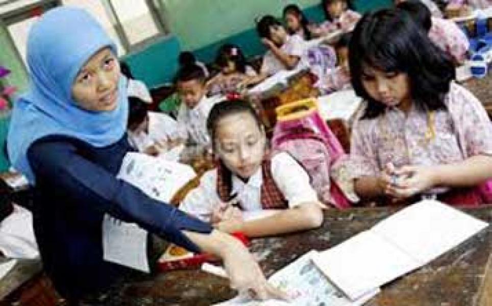 Gaji Guru Honorer Belum Dibayarkan, Terkendala Administrasi