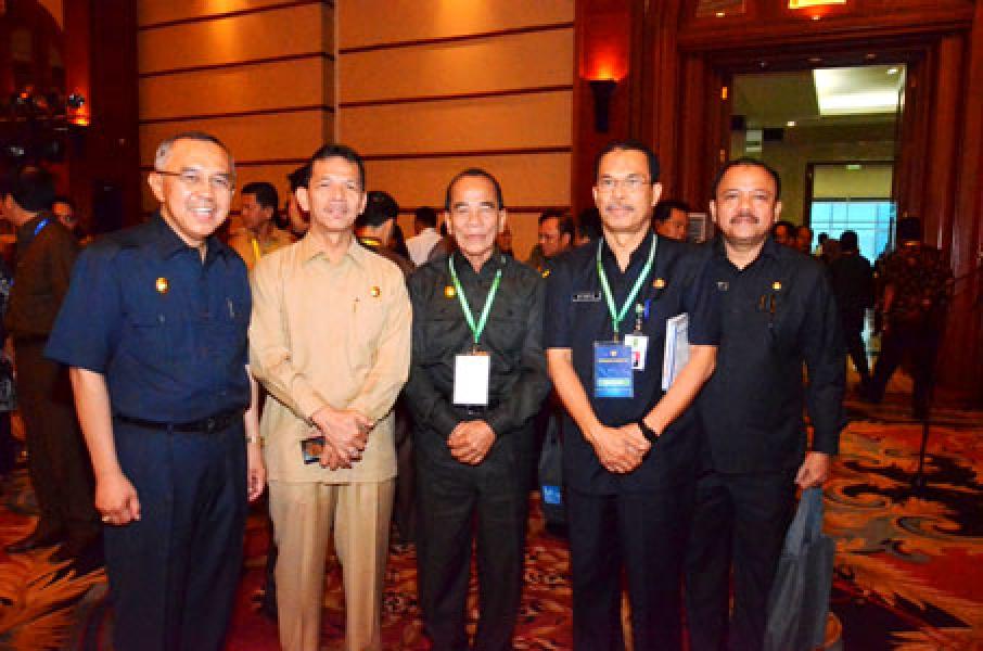 Gubri Hadiri Sidang Kabinet Paripurna