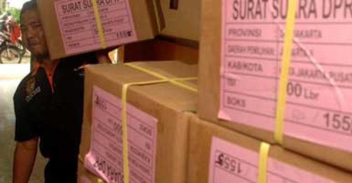 Hari ini KPUD Siak, Kirimkan Surat Suara ke 14 Kecamatan