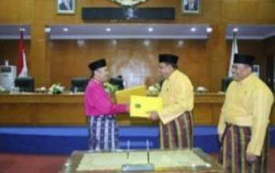 LKPj Bupati Siak 2013 Diapresesi DPRD