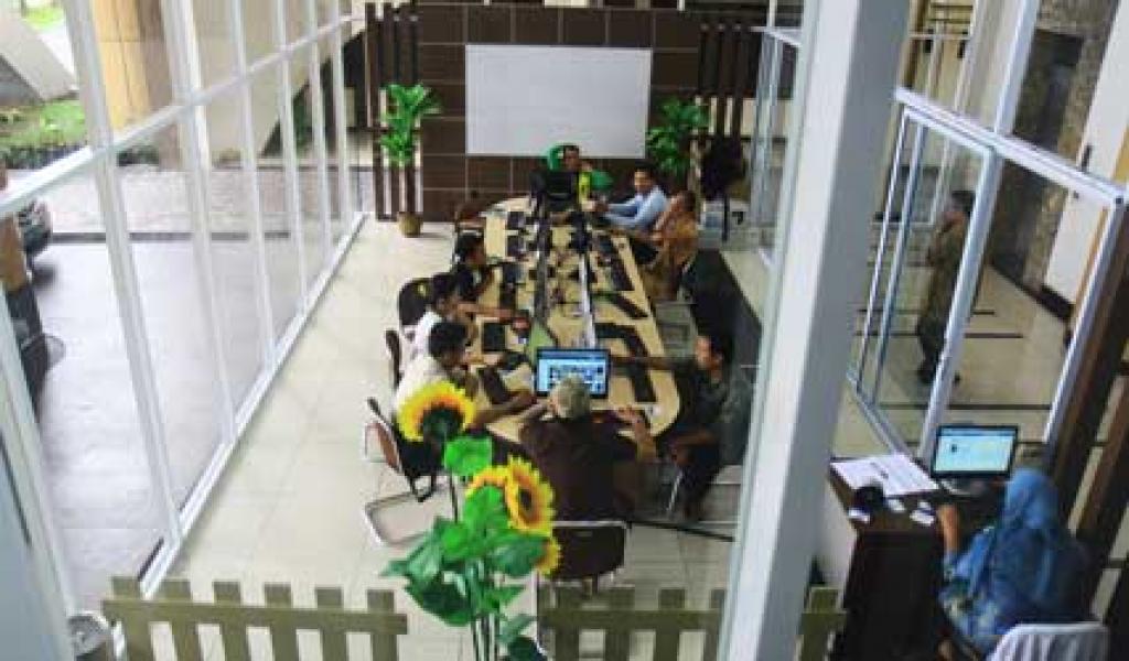 Pustaka Soeman HS Pelopor Electronic Library