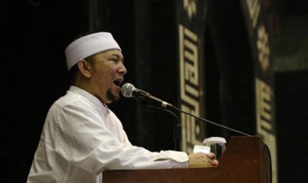 Sertifikasi Akhlak, Gelar Ustaz & Dunia Instan
