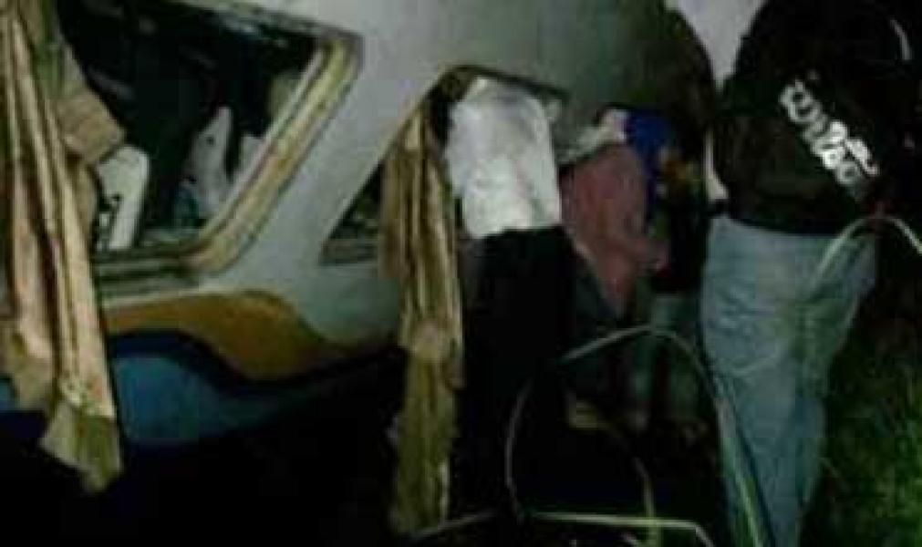 Tabrak Tebing Loko dan Dua Gerbong KA Malabar Masuk Jurang