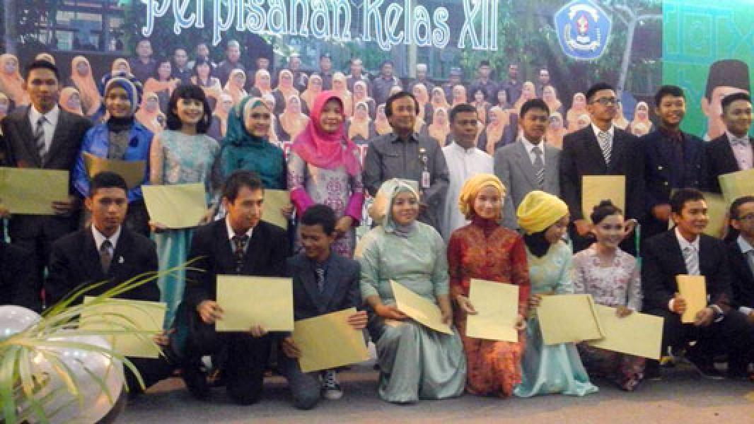 281 Siswa SMAN 4 Gelar Perpisahan