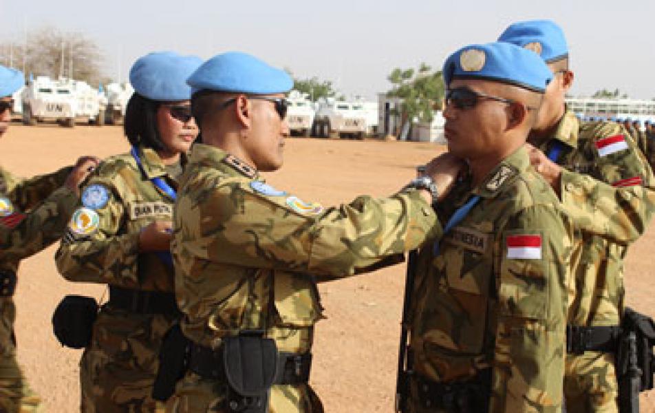98 Prajurit TNI Konga XXXV-A Naik Pangkat di Darfur