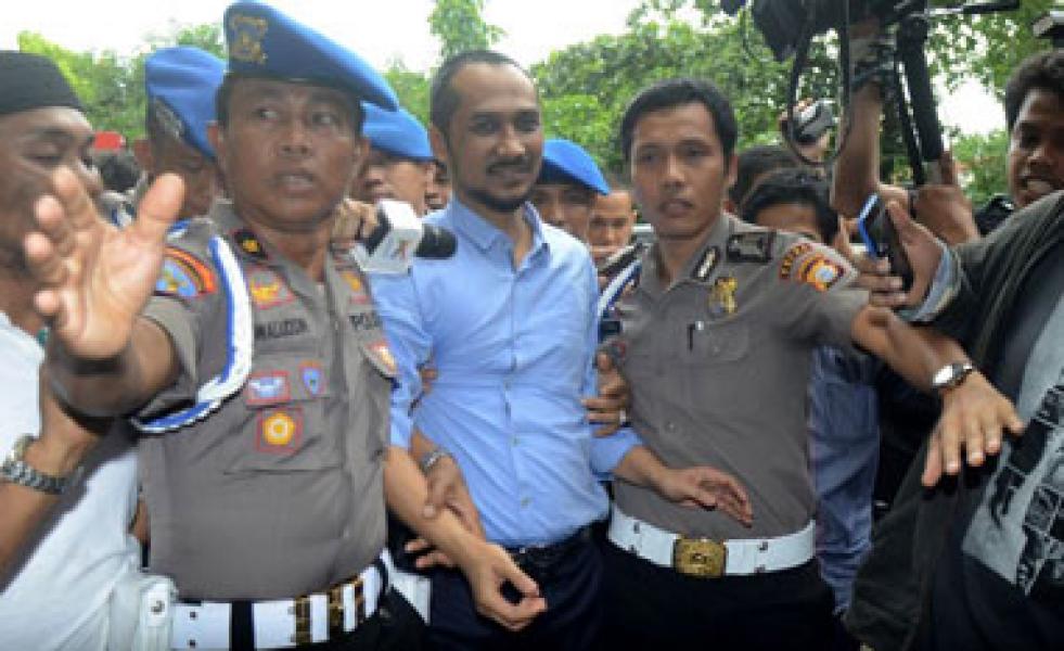 Abraham Samad Ditahan Usai Diperiksa 10 Jam