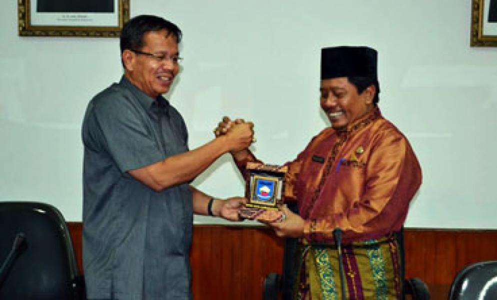 Anggota DPRD Sawah Lunto Kunjungi Disdik Riau