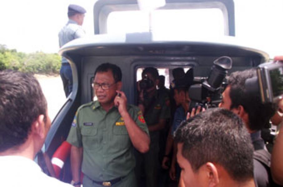 Bupati Rohil Uji Coba Terakhir Kapal Bantuan Pemkab Untuk TNI AL