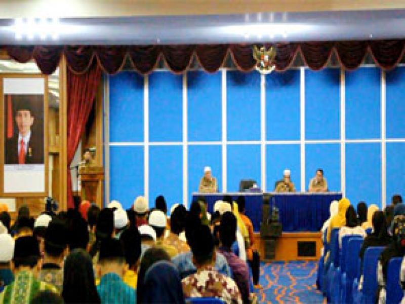 Bupati Rohul Serahkan 460 SK Guru PDTU PDTW-GKSD