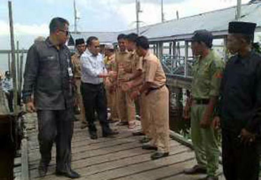 Irwan Resmikan Kantor Desa Batin Suir