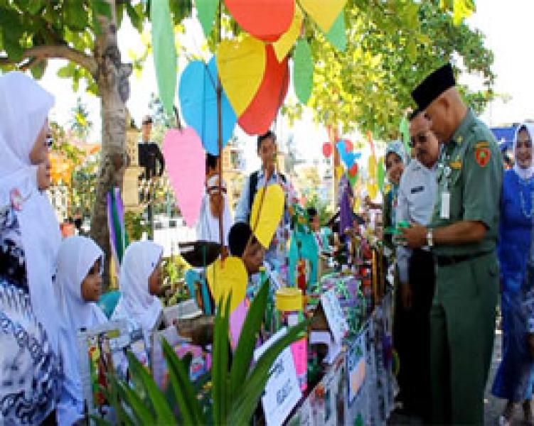 Kadisdikpora Rohul Buka Kegiatan Pameran Pemanfaatan Sampah