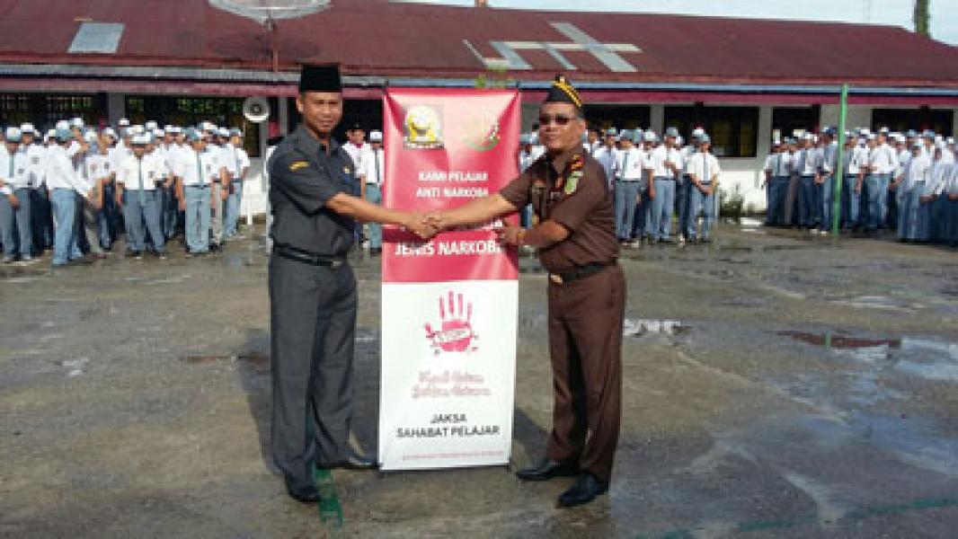 Kejari Rohil Sosialisasi Anti Narkoba di SMAN 1 Bangko