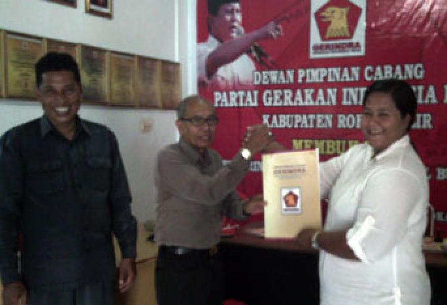 Mantan Plt Setdakab Rohil Kembalikan Formulir ke Panja Gerindra