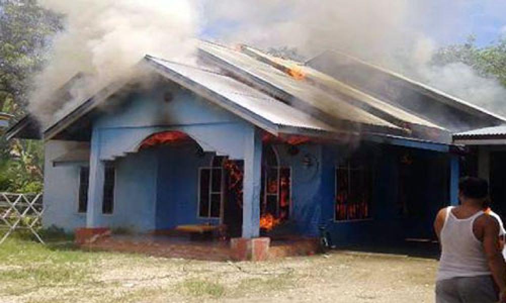 Rumah Warga Desa Talikumain Ludes Terbakar