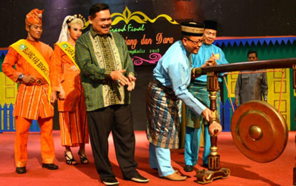 Suayatno Buka Festival Grand Final Pemilihan Bujang dan Dara 2015