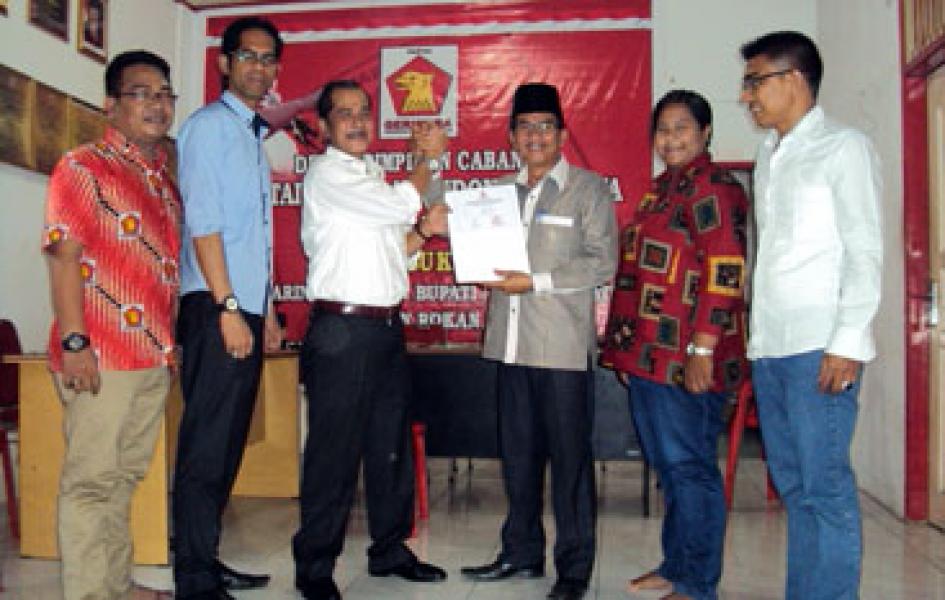 Yatim Maamun Kembalikan Formulir Pencalonan Ke DPC Gerindra