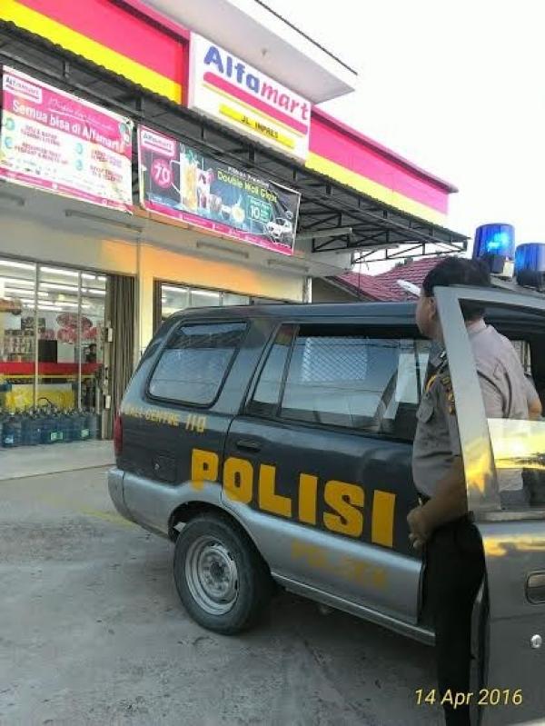 Alfamart Pekanbaru Dirampok Tiga Pria Bersenpi, Dua Karyawan Disekap