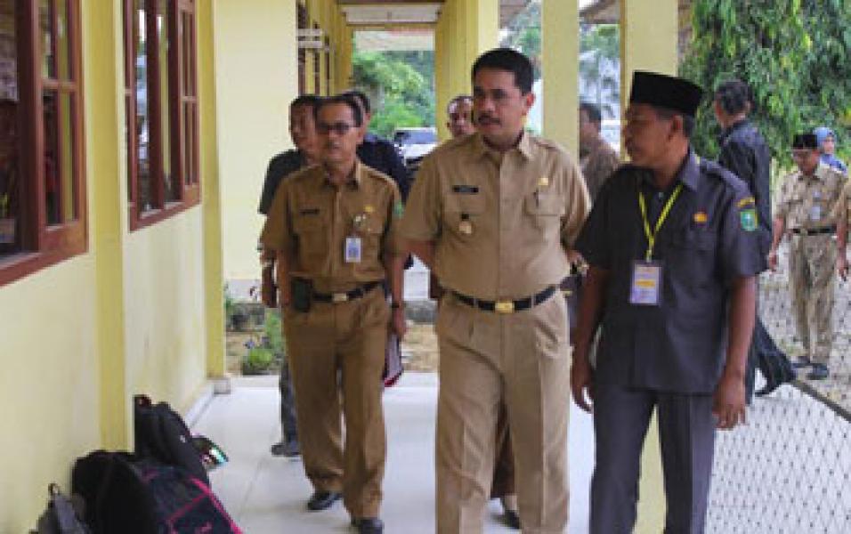 Bupati H Yopi Arianto Tinjau Sejumlah Sekolah