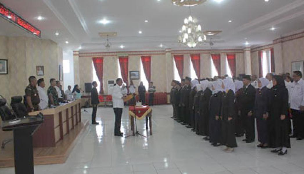 Bupati Suyatno Lantik 19 Kepsek dan 2 Pengawas