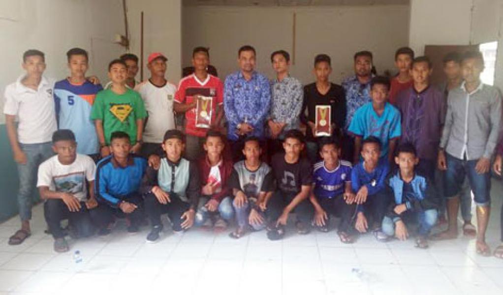 Camat Bangko Terima Cendramata Medali Emas dari Tim U16