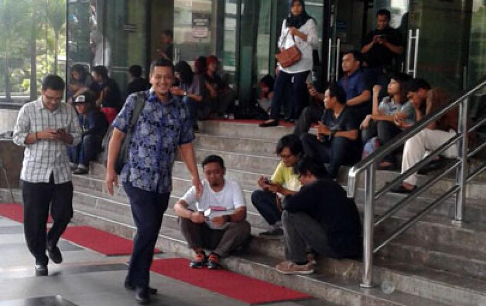 Dedet Laporkan Dana Eskalasi ke KPK